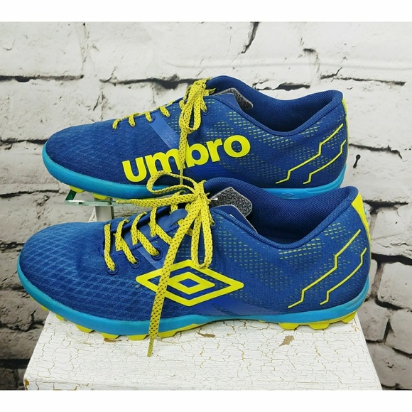 umbro turf shoes